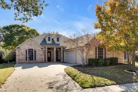 2104 Oakcrest Ct, Corinth, TX 76210