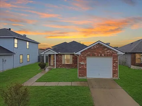 1964 Sampsell Dr, Grand Prairie, TX 75051