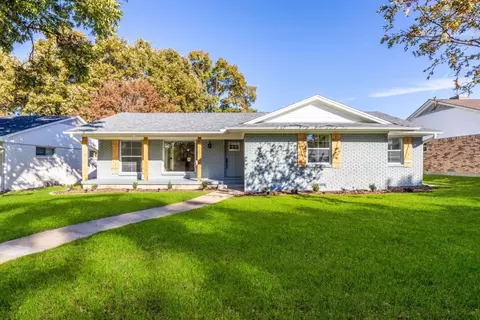 9961 Edgecliff Dr, Dallas, TX 75238
