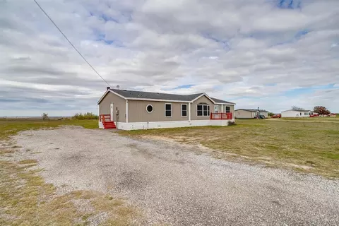 5608 Texas St, Joshua, TX 76058