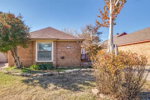 2305 Smoky Hill Rd, Carrollton, TX 75006