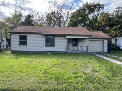 925 Maple St, Lancaster, TX 75146