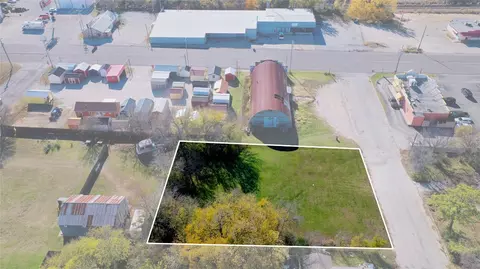 225 Patterson, Bowie, TX 76230