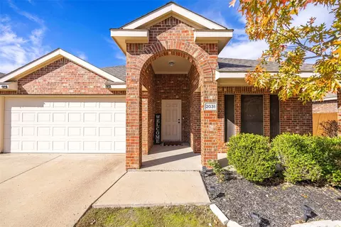 2031 Allyson Dr, Heartland, TX 75126