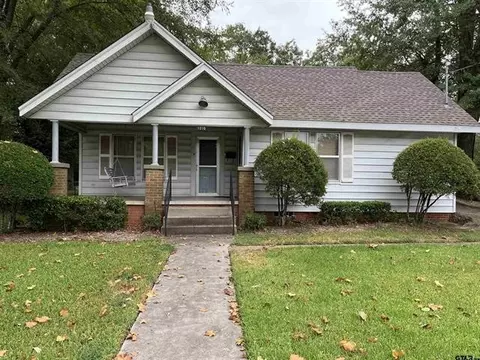 1010 N Pacific St, Mineola, TX 75773