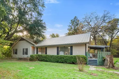 150 Oak Trail St, Mabank, TX 75156