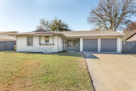 5600 Wentworth St, Fort Worth, TX 76132