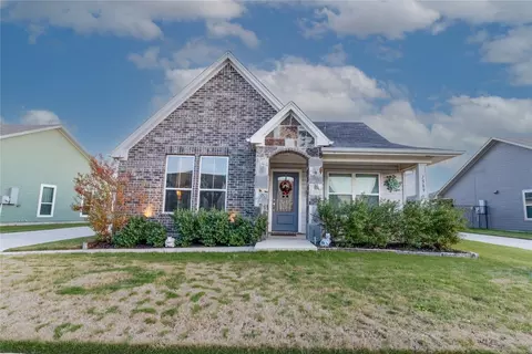 1589 Lizzie Ln, Burleson, TX 76028