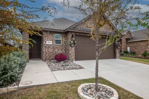 110 Morgan Dr, Red Oak, TX 75154