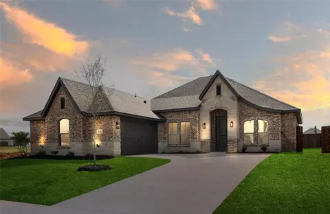 112 Mockingbird Hill Dr, Joshua, TX 76058