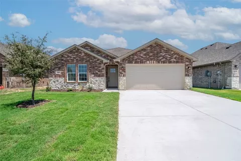 7801 Scott Ln, Greenville, TX 75402