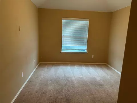 422 E Whitener Rd, Euless, TX 76040 photo 11