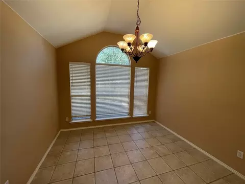 422 E Whitener Rd, Euless, TX 76040 photo 4