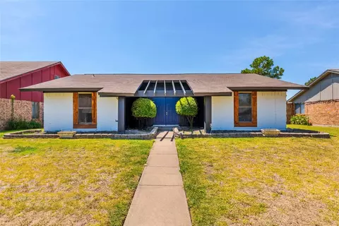 3026 Chisholm Trl, Garland, TX 75042