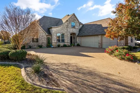 2610 Waters Edge Dr, Granbury, TX 76048