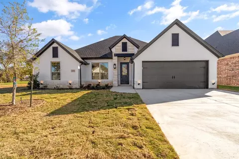 1434 Highland Park Cir, Granbury, TX 76048