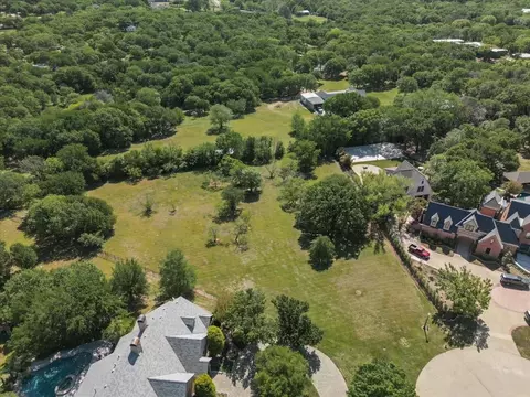 8100 Firestone Dr, Flower Mound, TX 75022