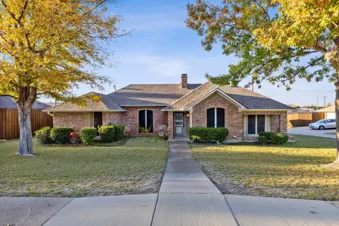 1805 Meadowview Dr, Garland, TX 75043