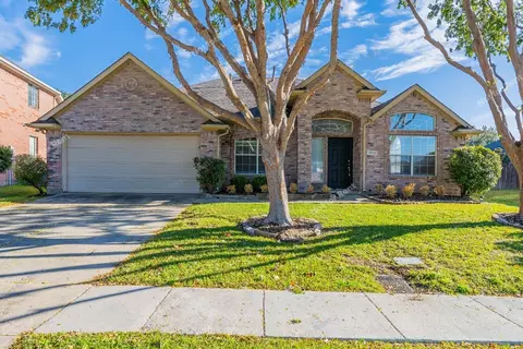 10102 Green Ct, Irving, TX 75063