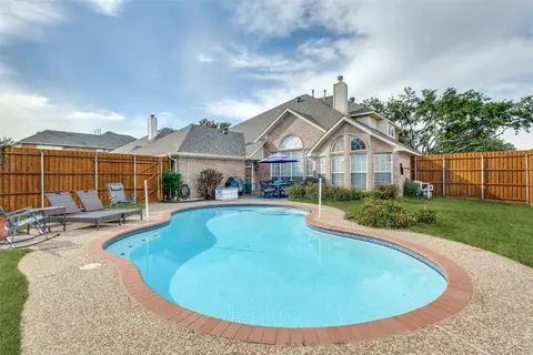 2810 Winterberry Dr, Rowlett, TX 75089