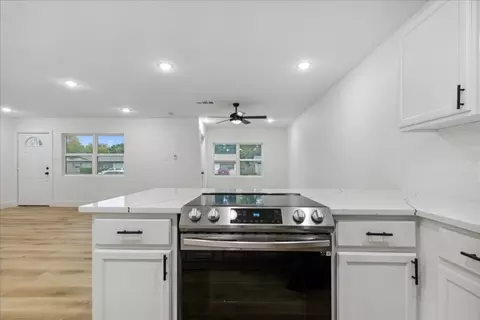 1817 Cunningham St, Irving, TX 75062 photo 5