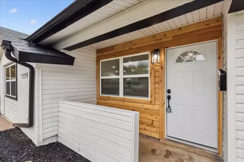 1817 Cunningham St, Irving, TX 75062 photo 4