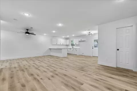 1817 Cunningham St, Irving, TX 75062 photo 8