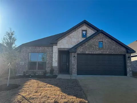 10041 Ginkgo Ln, Crowley, TX 76036