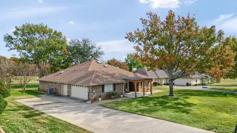 309 Navajo Trl, Lake Kiowa, TX 76240