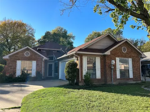 1129 Walnut Hill Ln, Desoto, TX 75115