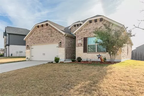 129 Creekside Dr, Sanger, TX 76266