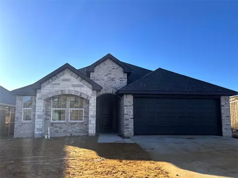 10045 Ginkgo Ln, Crowley, TX 76036