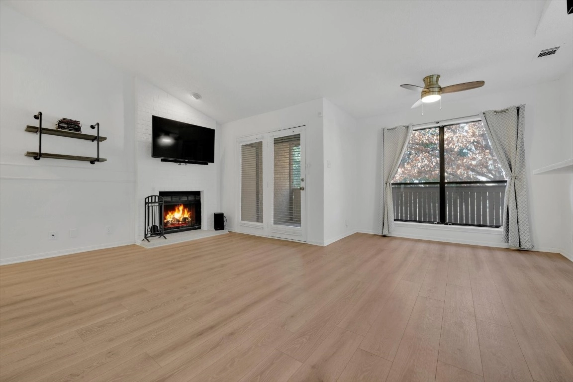 1912 Emerald Pl Unit 1122  