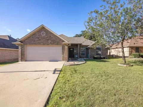 1408 Hyde Park Blvd, Cleburne, TX 76033