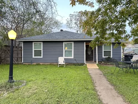 806 W Smith St, Cleburne, TX 76033