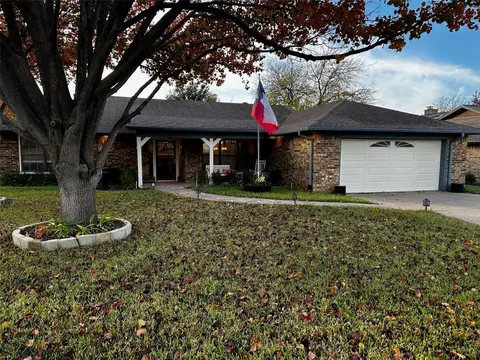 7012 Oakfield Corner Ct, North Richland Hills, TX 76182
