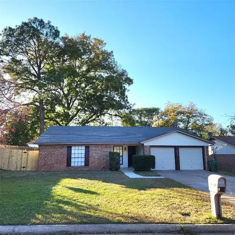 3430 Dovecreek Dr, Arlington, TX 76016