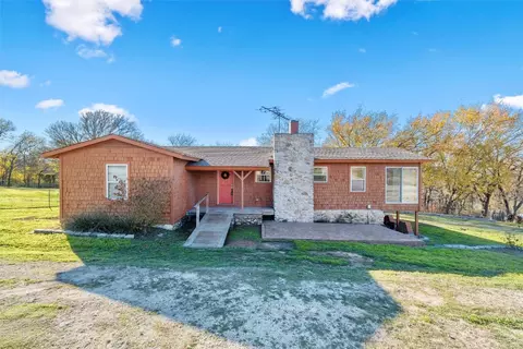 6009 Bear Creek Dr E, Fort Worth, TX 76126