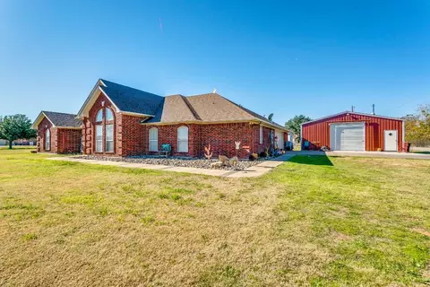 219 Dennis Rd, Lipan, TX 76462