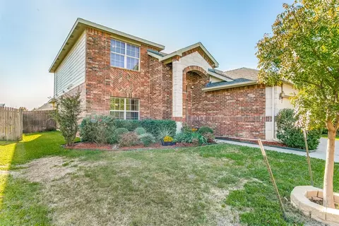625 Tradewind Dr, Fort Worth, TX 76131