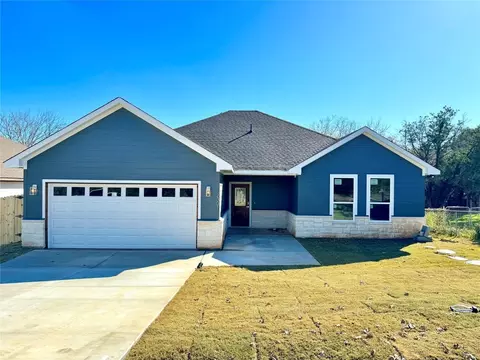 2301 Pedernales Ct, Granbury, TX 76048