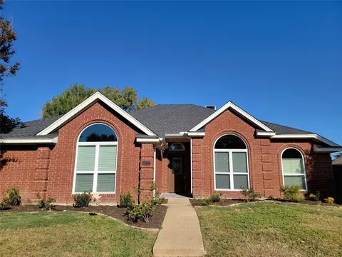 1027 Monarch Dr, Lewisville, TX 75067