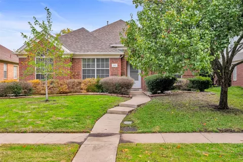 335 Touchdown Dr, Irving, TX 75063