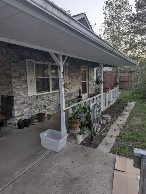 1809 Elizabeth St, Kaufman, TX 75142