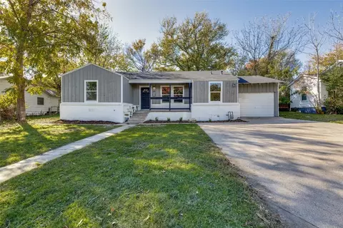 1801 Brook Hollow Dr, Fort Worth, TX 76114
