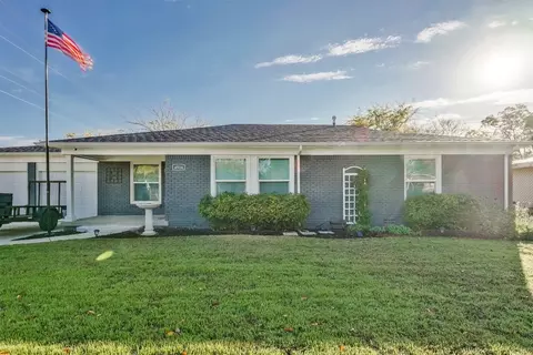 4516 Cummings Dr, North Richland Hills, TX 76180