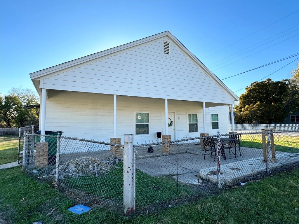 311 W Franklin St  