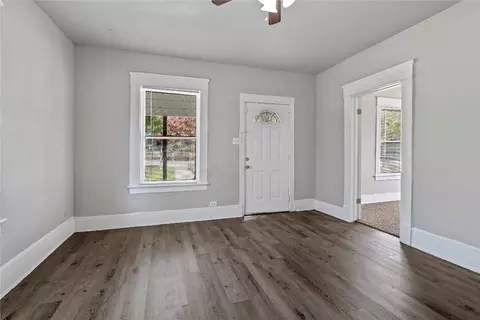 1107 Parkview Ave, Dallas, TX 75223