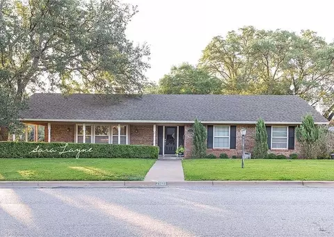 2101 Stanton St, Brady, TX 76825