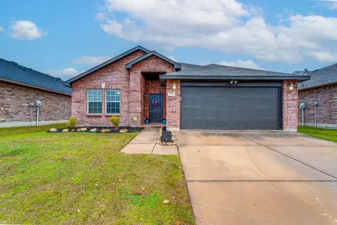 5724 Mountain Bluff Dr, Fort Worth, TX 76179